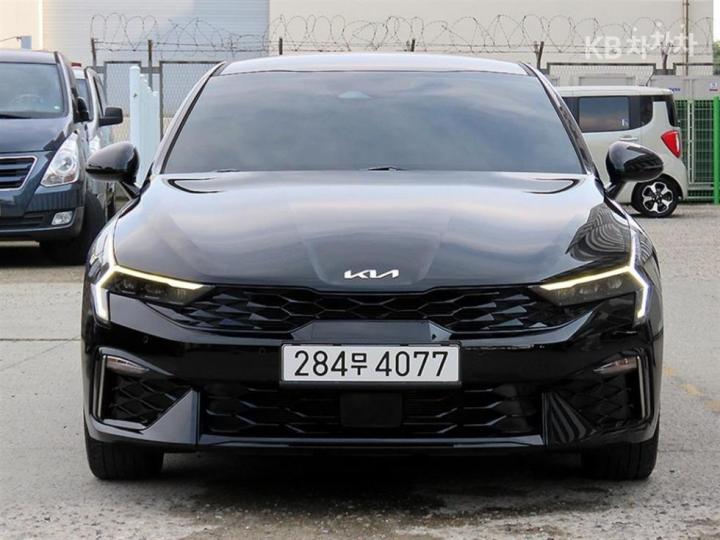 Kia K5 2.0 Prestige — foto 1
