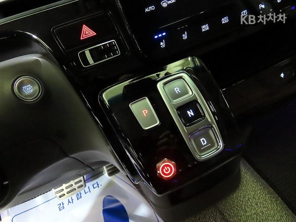 Hyundai Staria — miniaturë 13