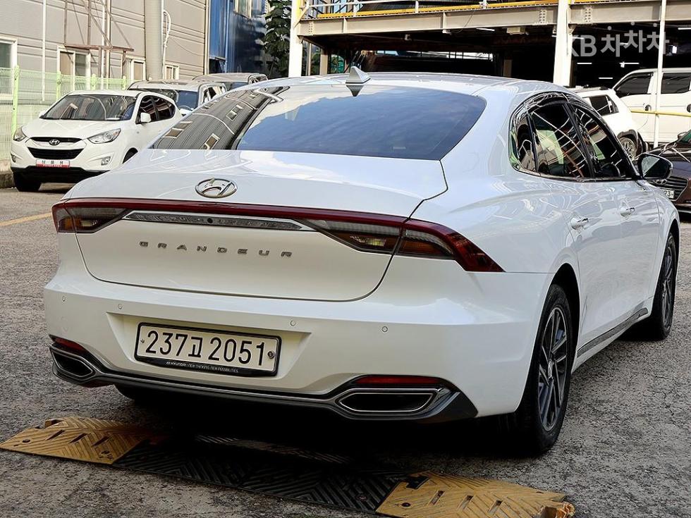 Hyundai Grandeur — miniaturë 4