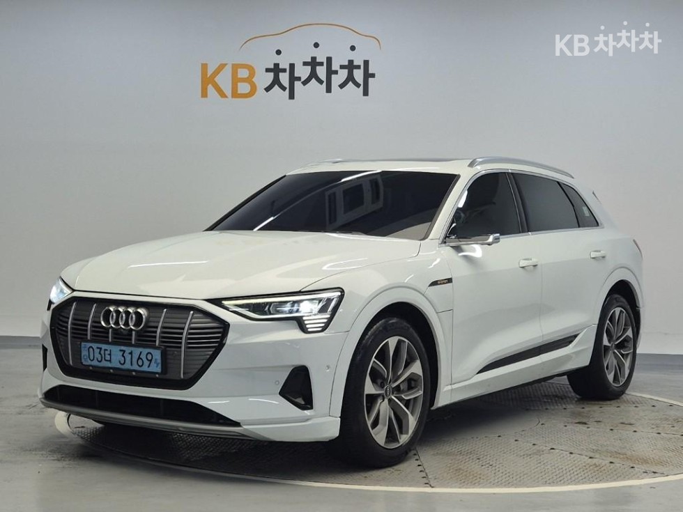 아우디 e-트론 2021년식 아우디 e-tron 55 quattro 기본형