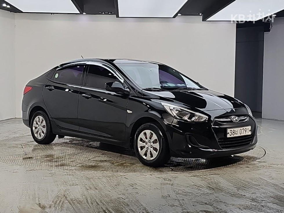 Hyundai Accent — miniaturë 2