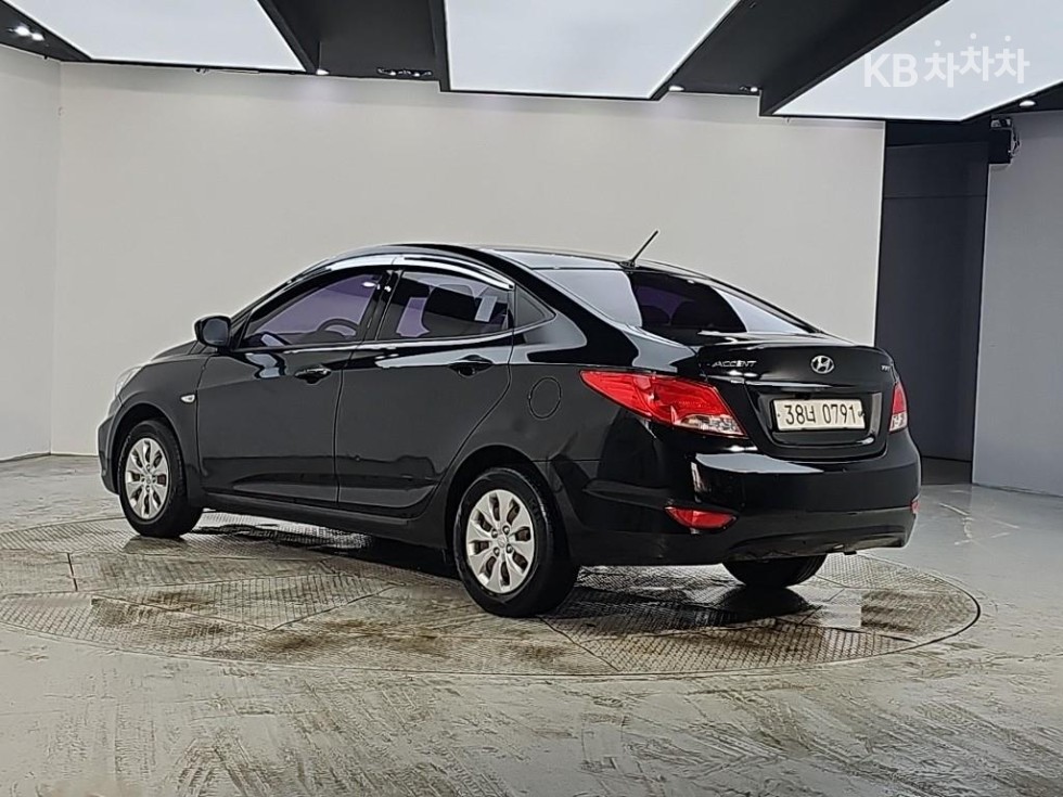 Hyundai Accent — miniaturë 3