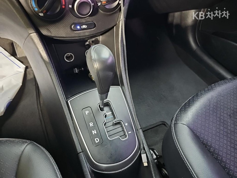Hyundai Accent — miniaturë 8