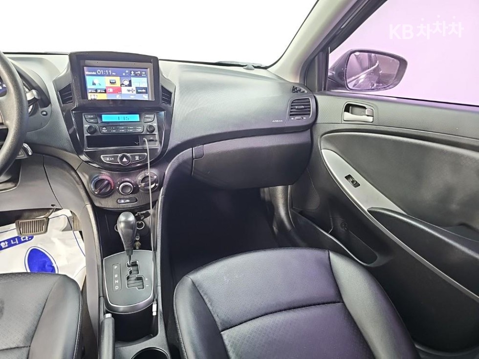 Hyundai Accent — miniaturë 10
