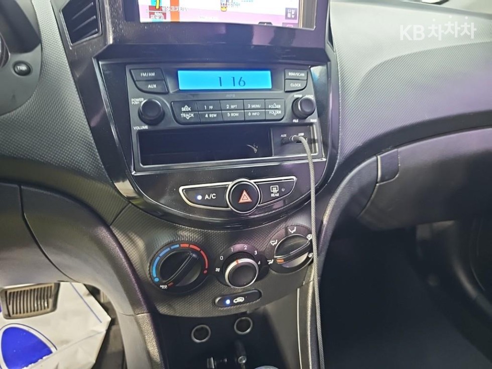 Hyundai Accent — miniaturë 16