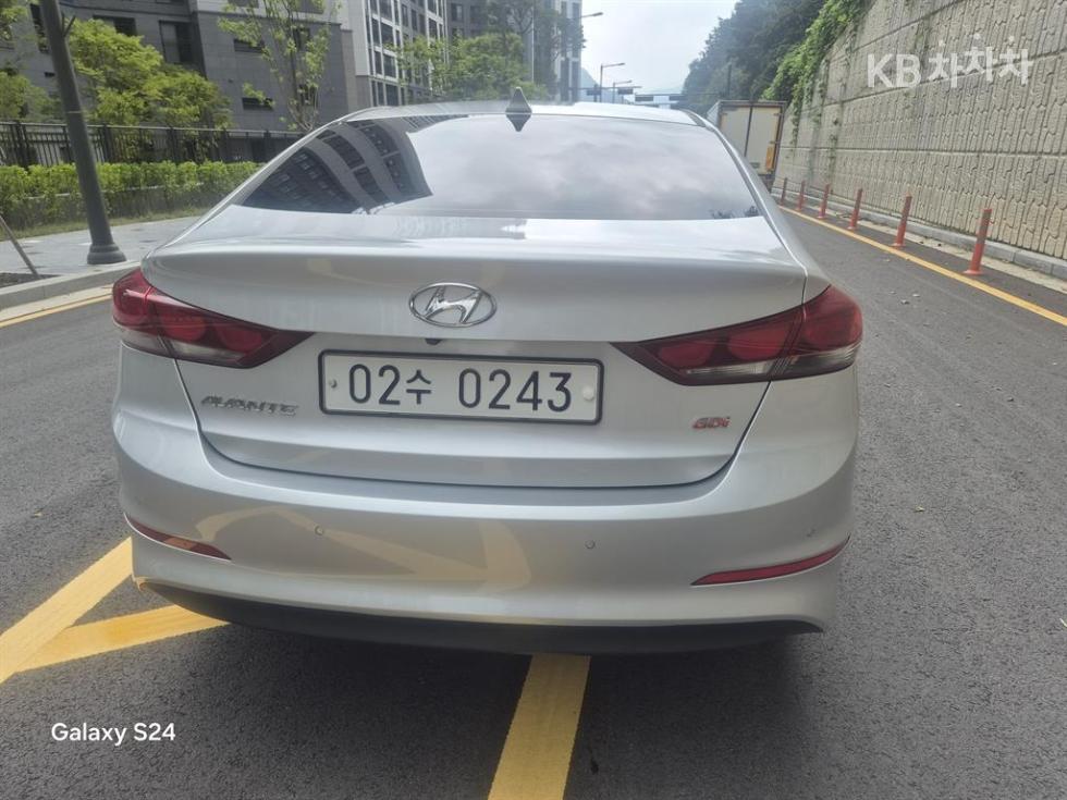 Hyundai Avante — miniaturë 3