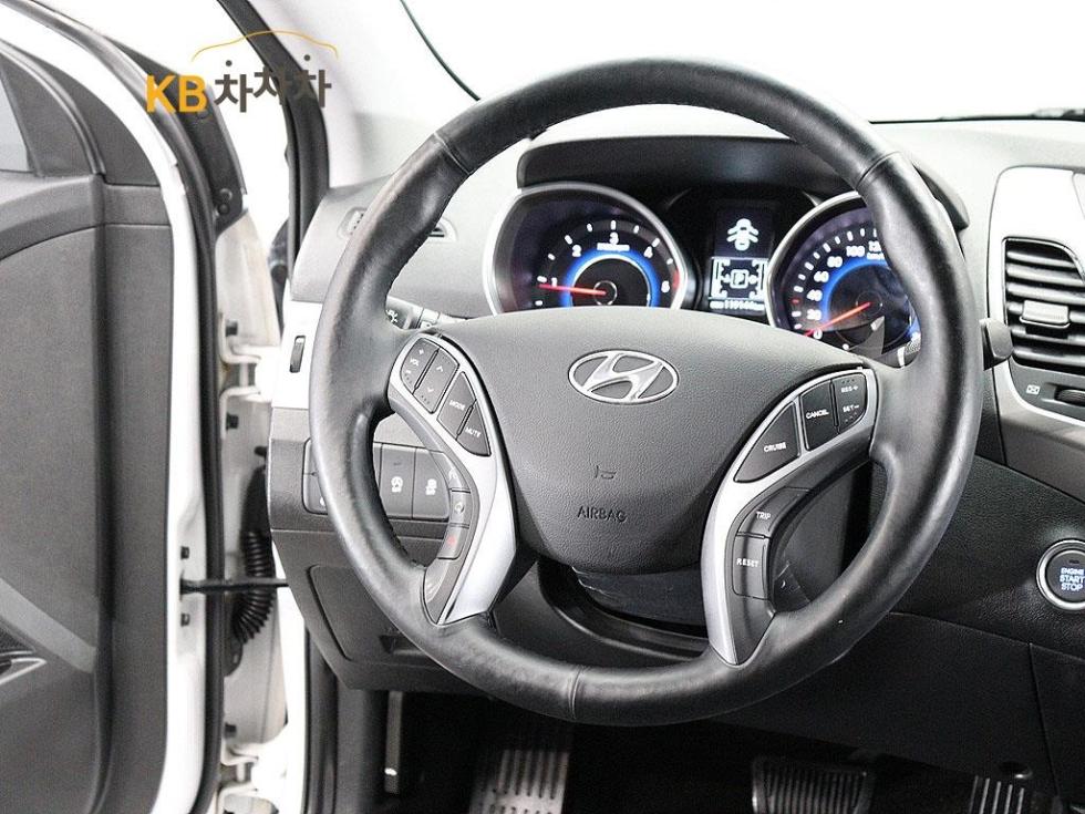 Hyundai Avante — miniaturë 15