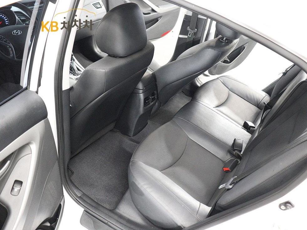 Hyundai Avante — miniaturë 16