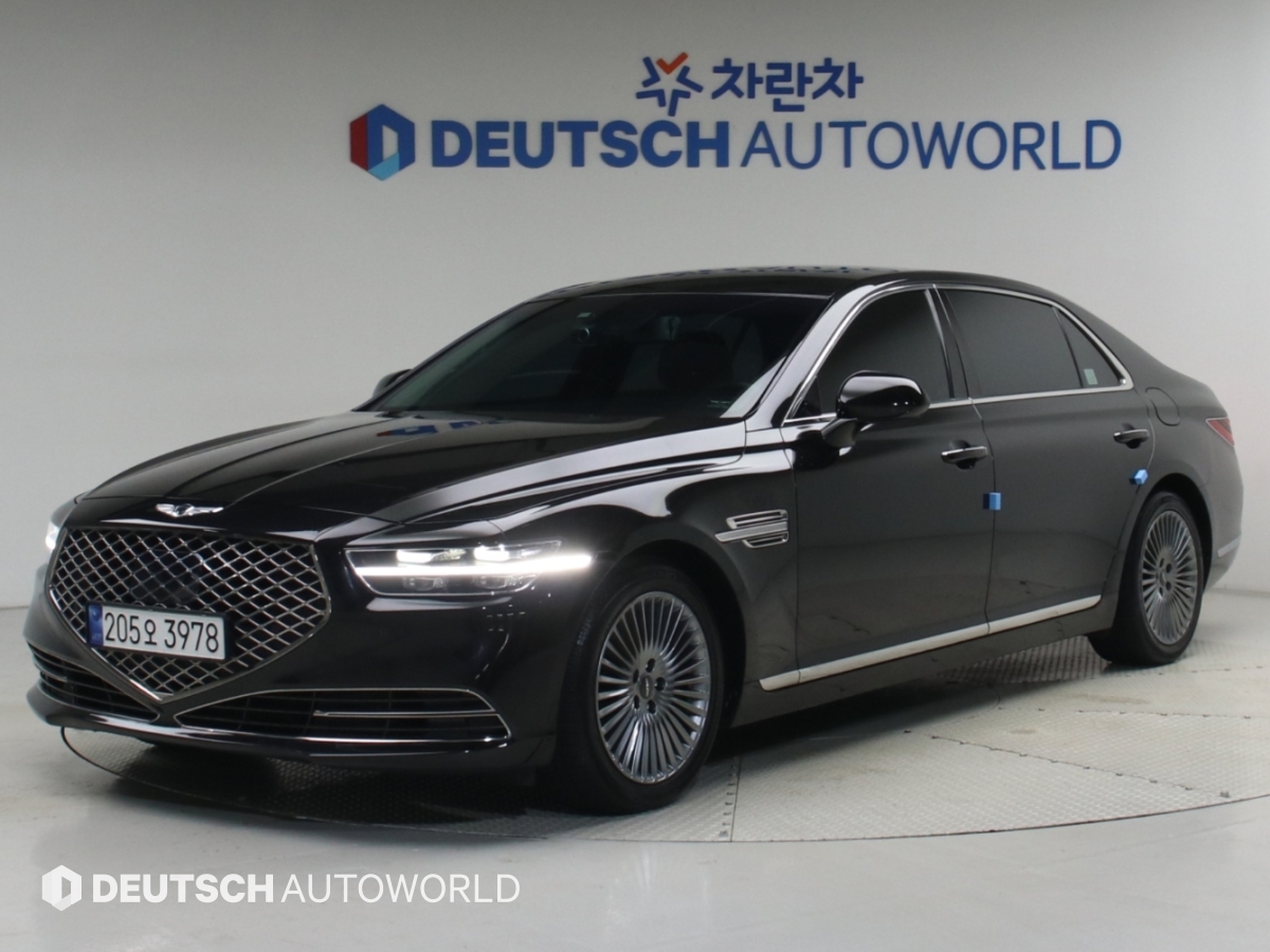 Genesis G90