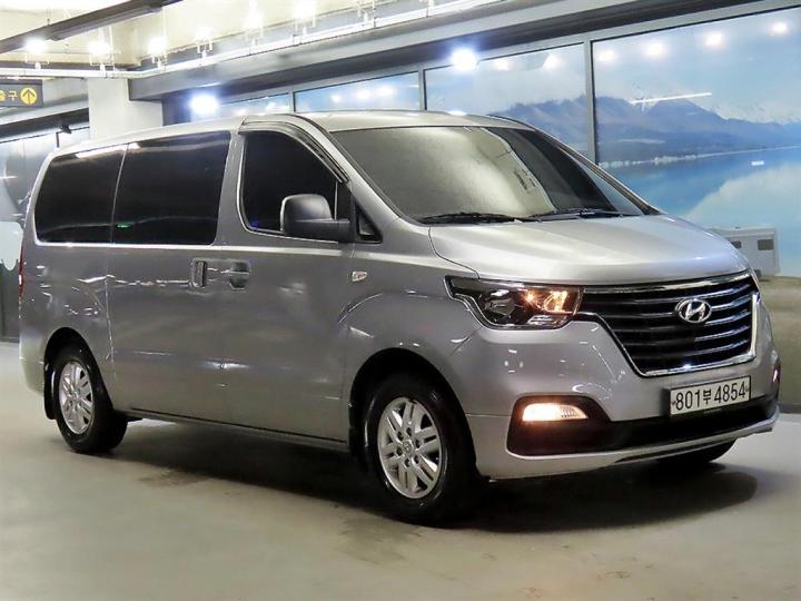 Hyundai Starex Van 3-Seater Smart — foto 1