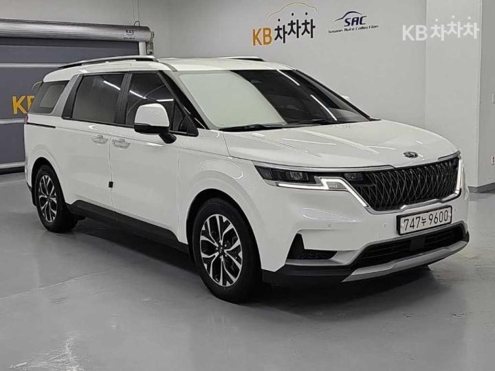 Kia Carnival — miniaturë 4