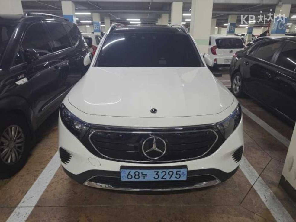 Mercedes-Benz EQB