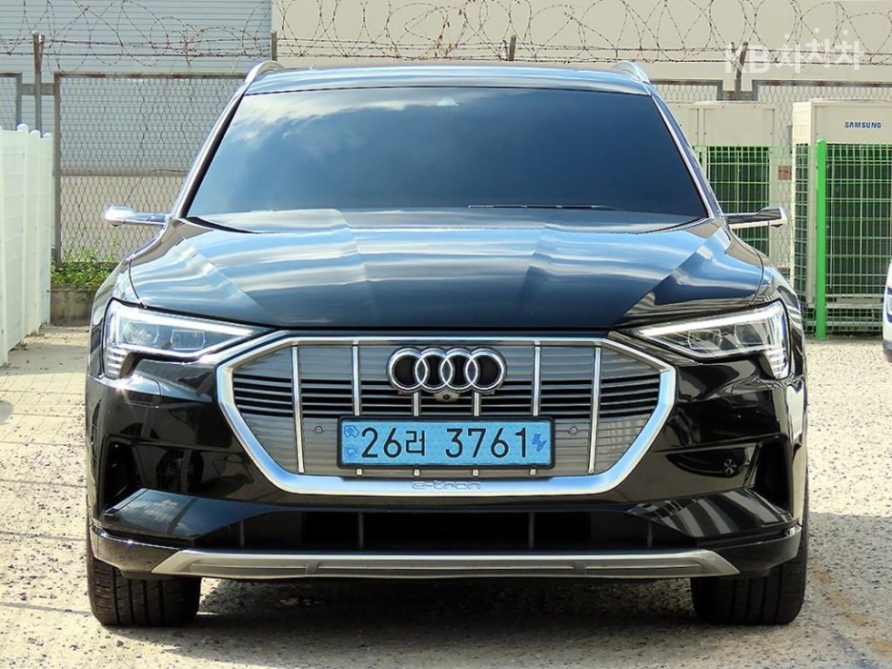 아우디 e-트론 2022년식 아우디 e-tron 55 quattro 기본형