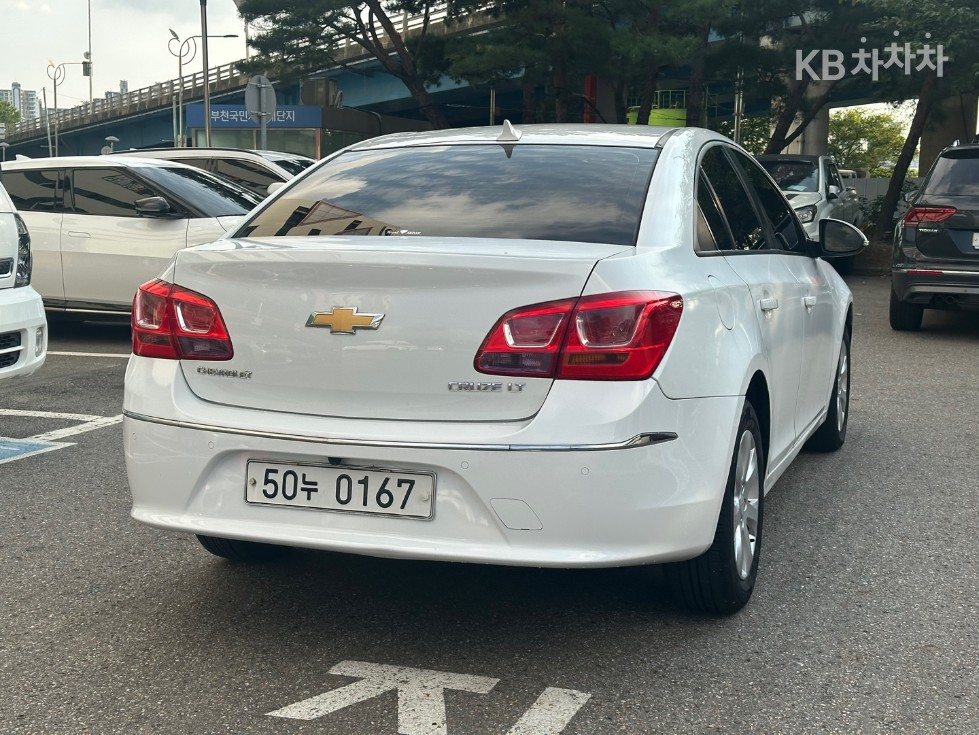 Chevrolet Cruze — miniaturë 4