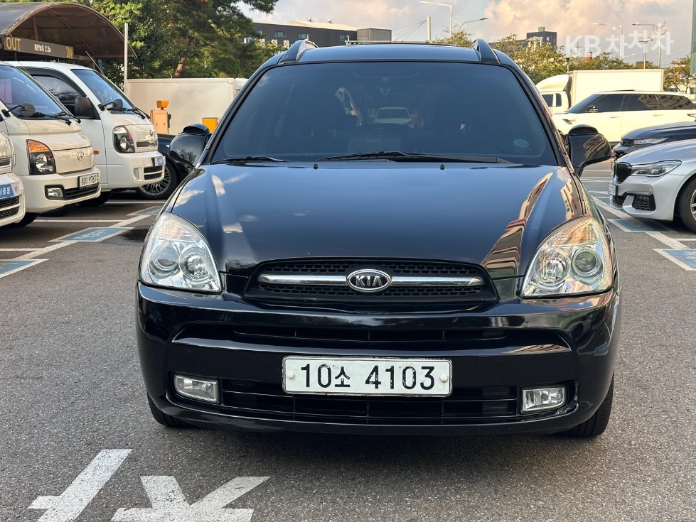 Kia Carens — miniaturë 2