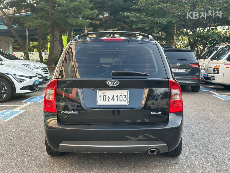 Kia Carens — miniaturë 5