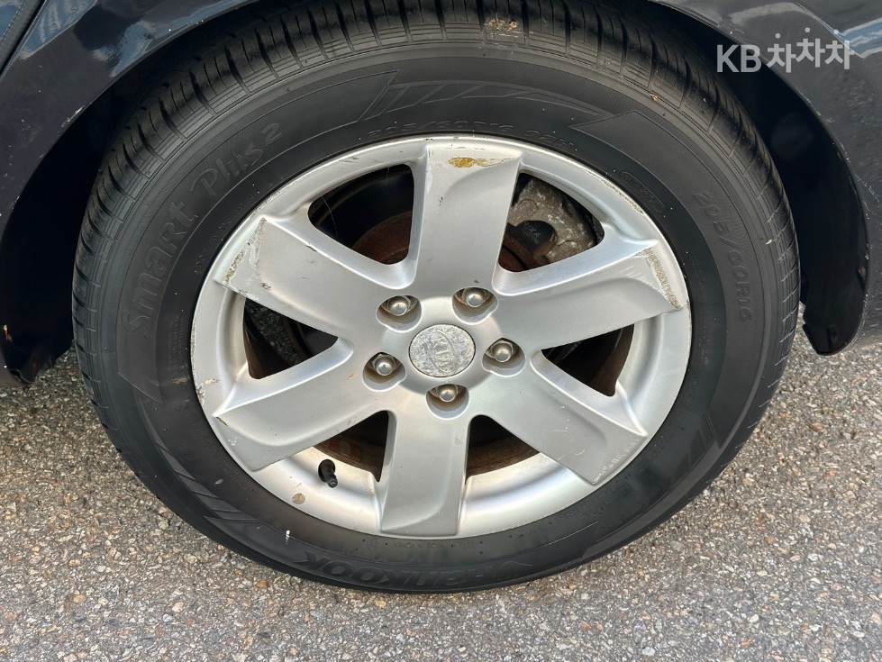 Kia Carens — miniaturë 12