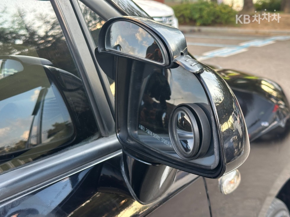 Kia Carens — miniaturë 16