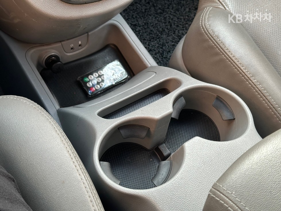 Kia Carens — miniaturë 23