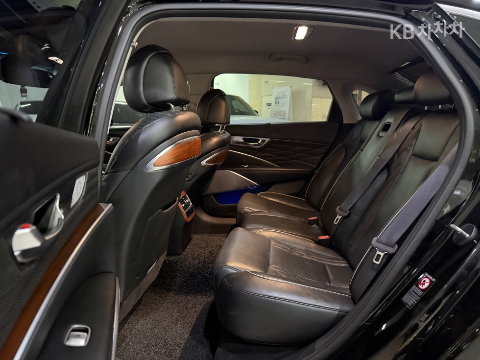 Kia K9 — miniaturë 7