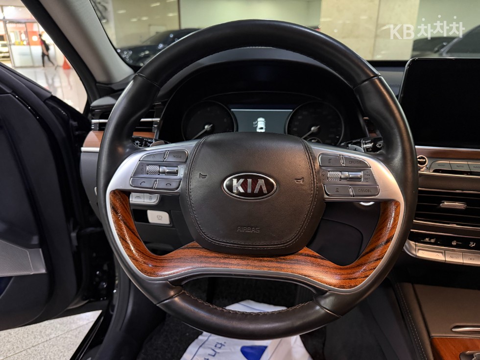 Kia K9 — miniaturë 10