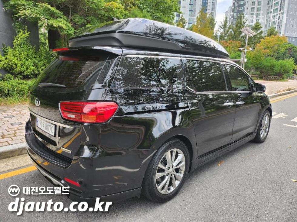 Kia Carnival — miniaturë 4