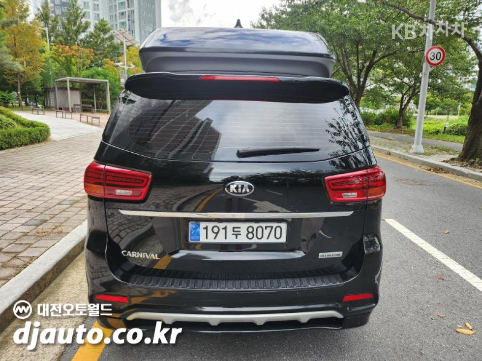 Kia Carnival — miniaturë 6