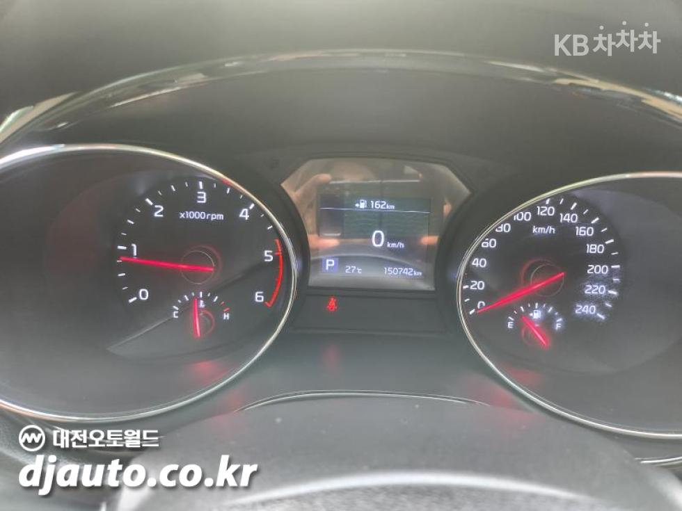Kia Carnival — miniaturë 11
