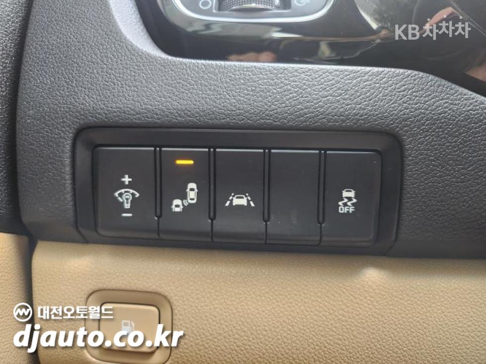 Kia Carnival — miniaturë 14