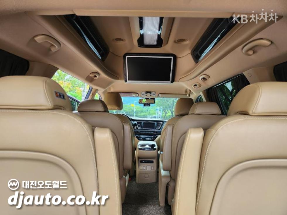 Kia Carnival — miniaturë 16