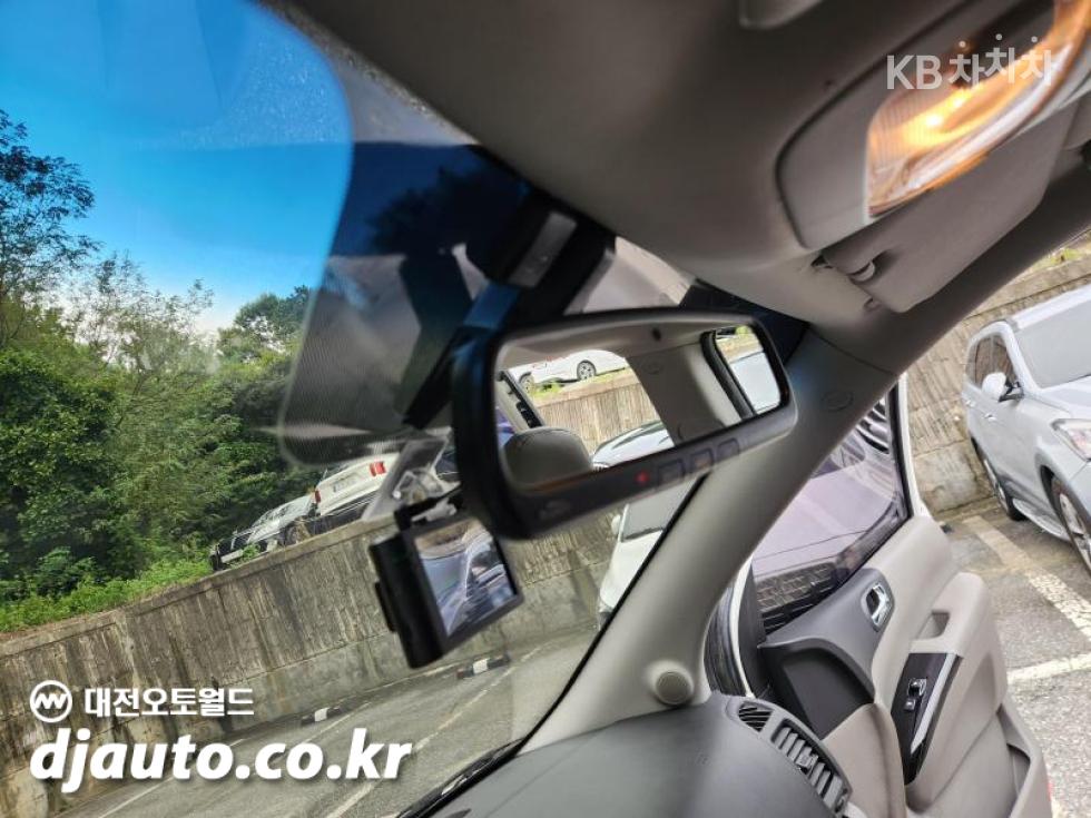 Kia Carnival — miniaturë 9