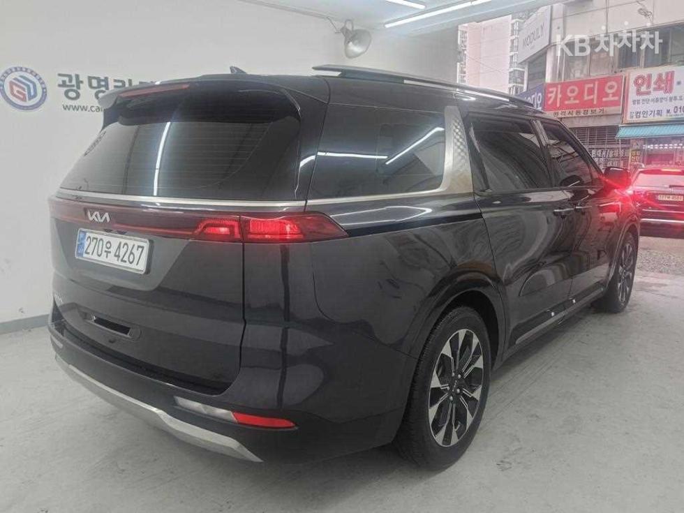 Kia Carnival — miniaturë 3
