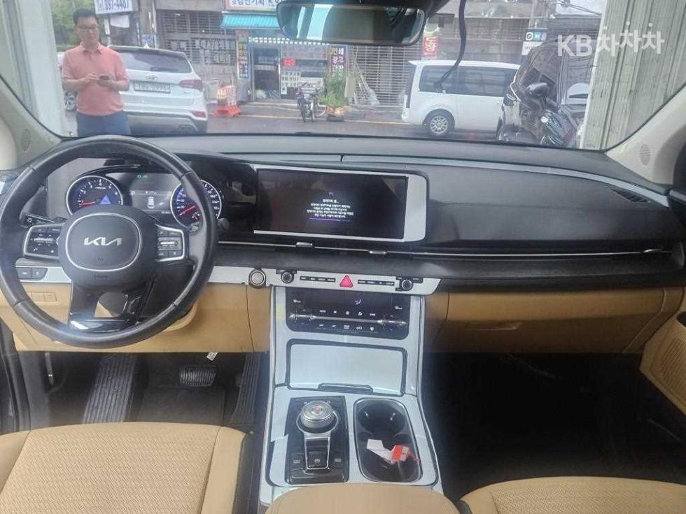 Kia Carnival — miniaturë 6