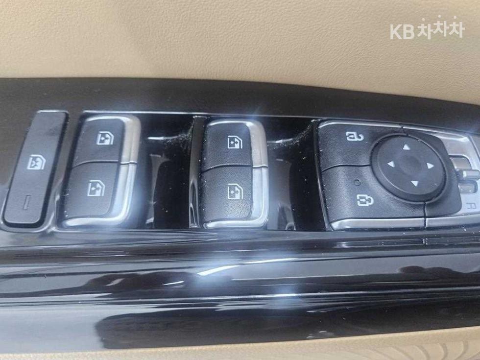 Kia Carnival — miniaturë 8