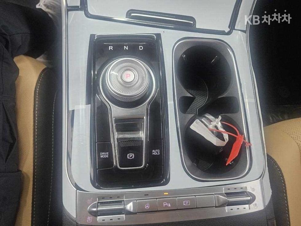 Kia Carnival — miniaturë 13