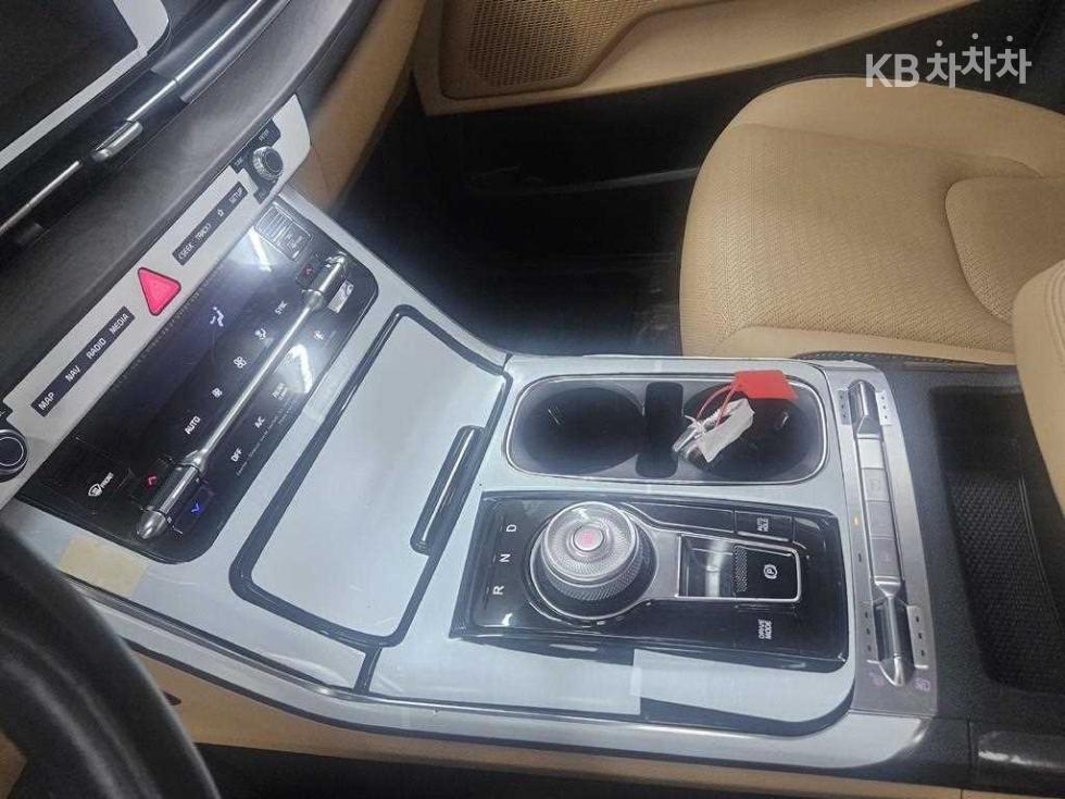 Kia Carnival — miniaturë 14