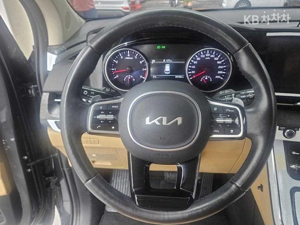 Kia Carnival — miniaturë 18