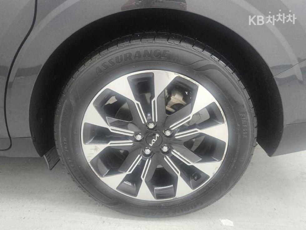 Kia Carnival — miniaturë 19