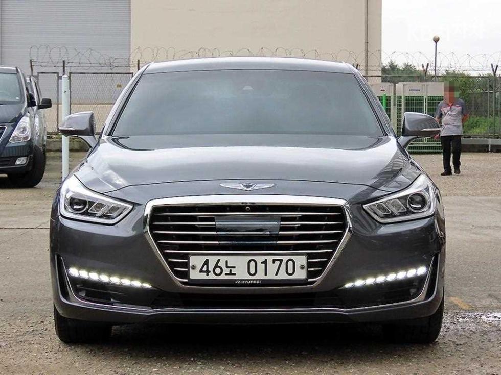 Genesis EQ900