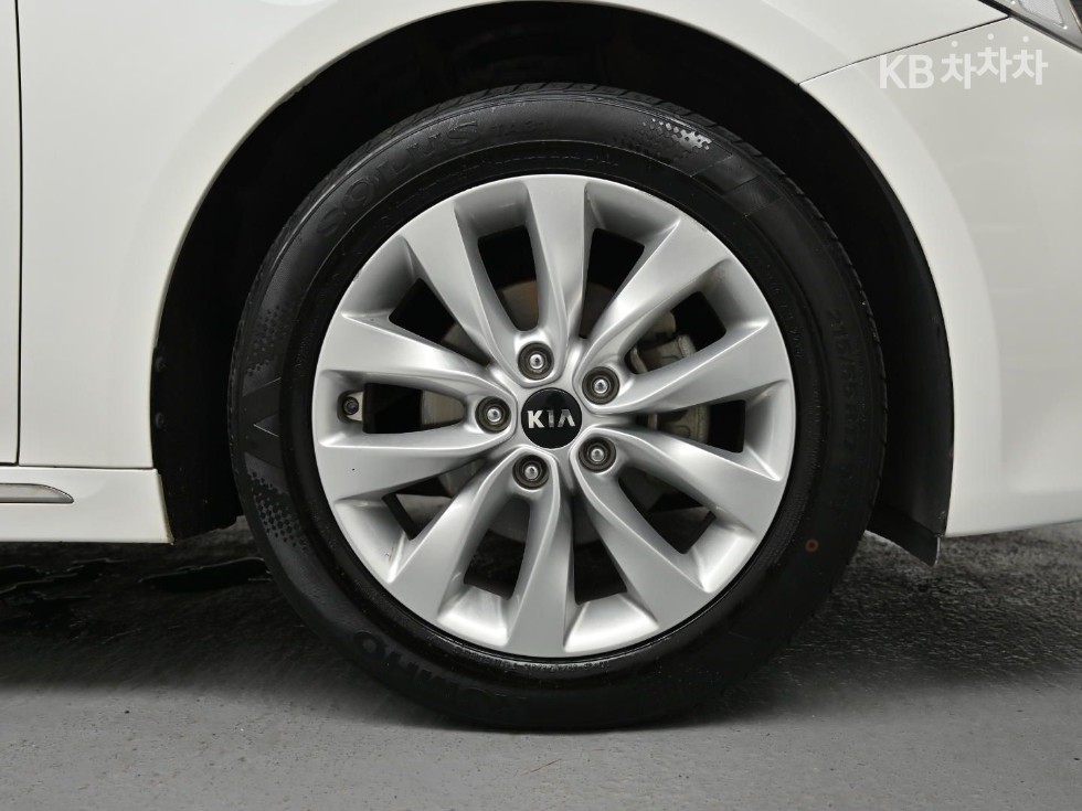 Kia K5 — miniaturë 5