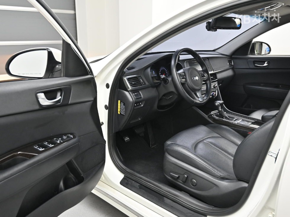 Kia K5 — miniaturë 11