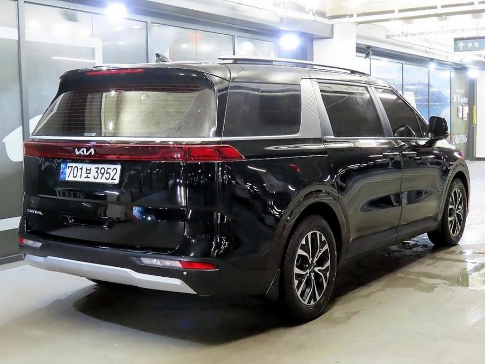 Kia Carnival — miniaturë 4