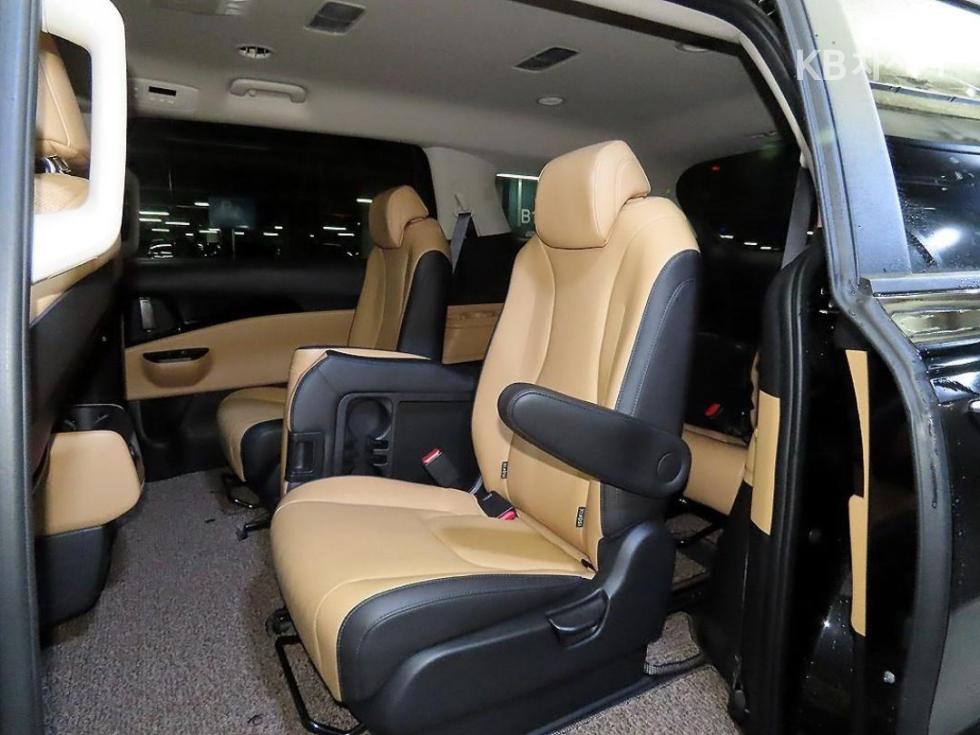 Kia Carnival — miniaturë 7