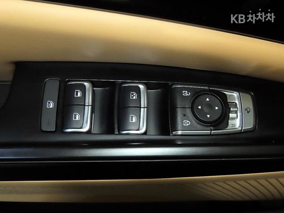 Kia Carnival — miniaturë 10