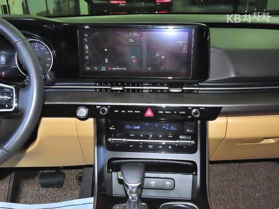 Kia Carnival — miniaturë 14