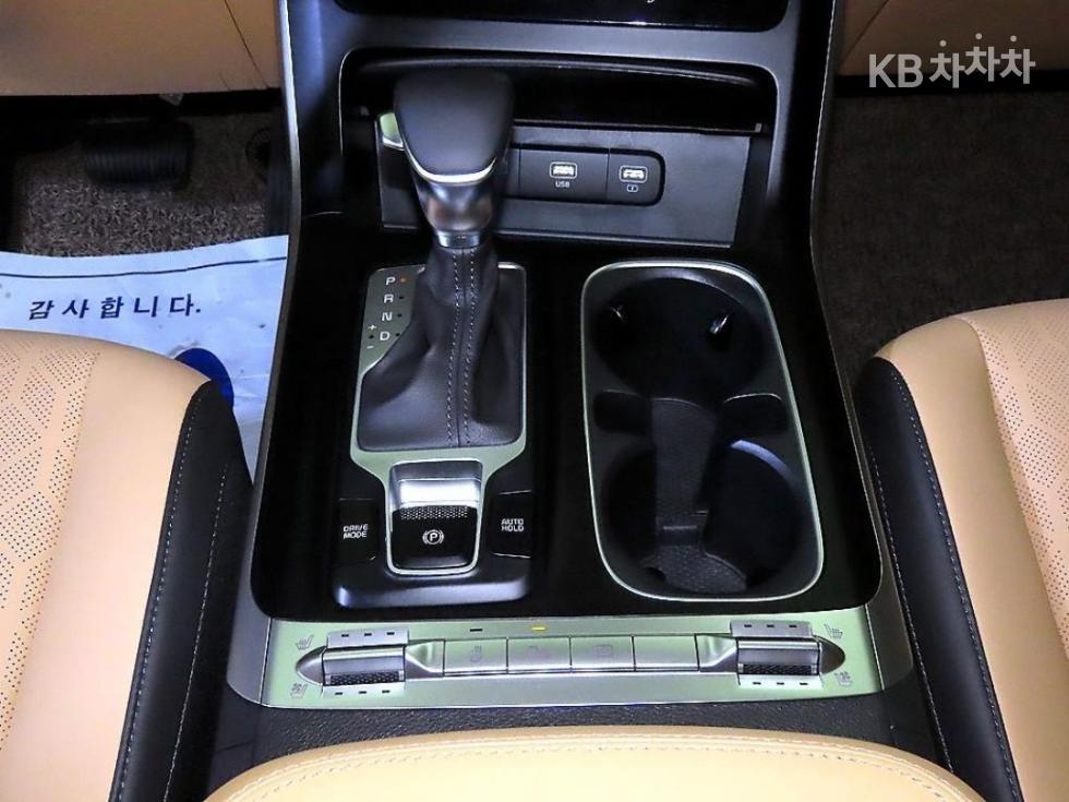 Kia Carnival — miniaturë 15