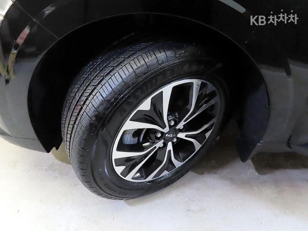 Kia Carnival — miniaturë 16