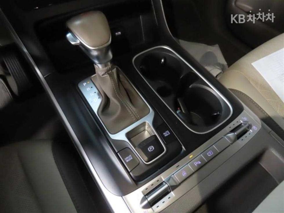 Kia Carnival — miniaturë 6