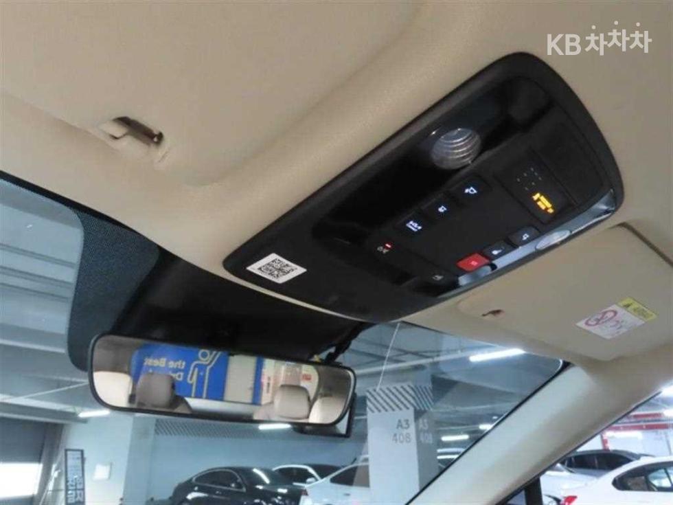 Kia Carnival — miniaturë 10