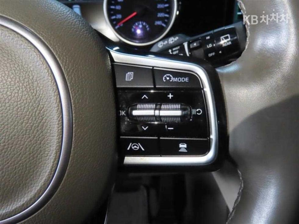Kia Carnival — miniaturë 11